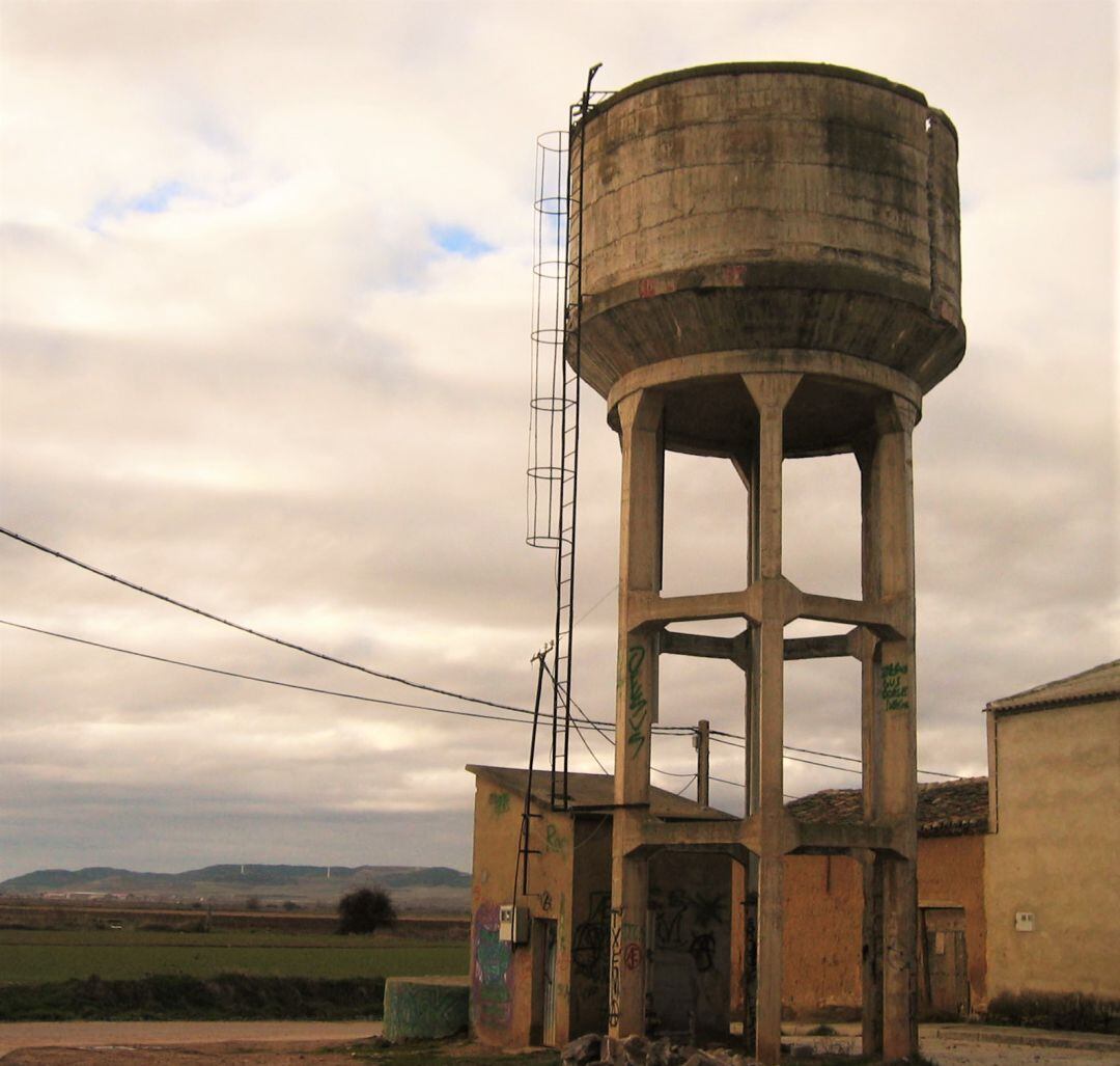 Antiguo depósito de agua de una localidad palentina