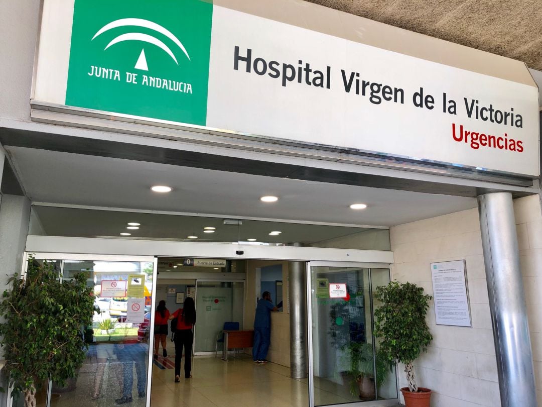 Entrada de las urgencias del Hospital Virgen de la Victoria.