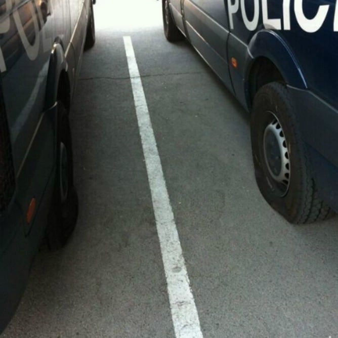Sabotaje a los furgones policiales en la sede de Moratalaz-