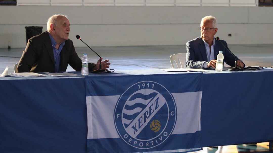 Imagen asamblea socios del Xerez DFC