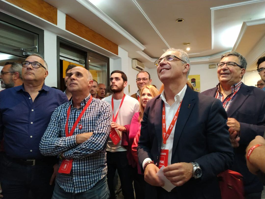 Satisfacción en la sede del PSOE durante la noche electoral 