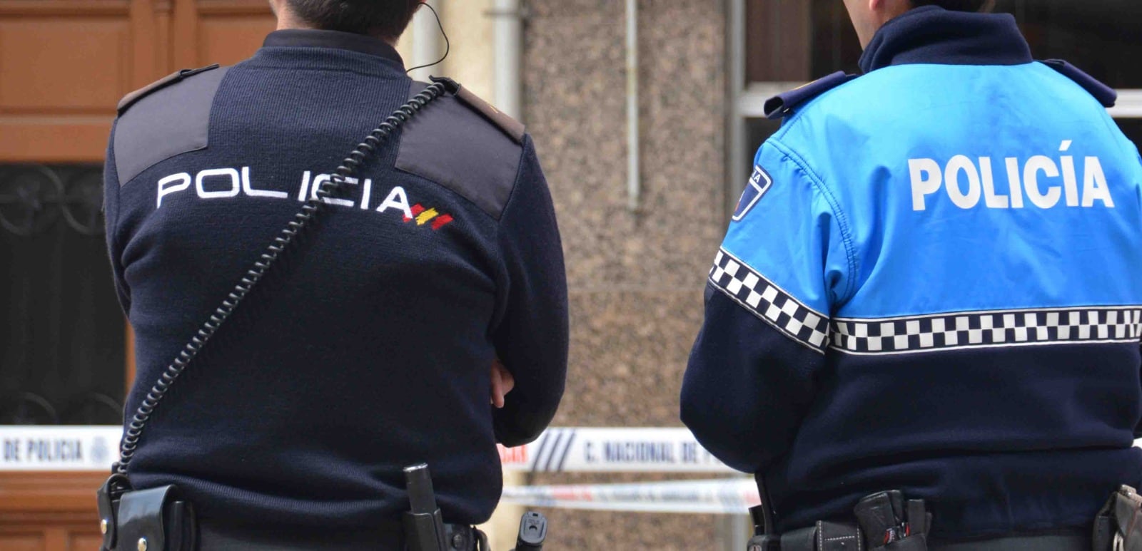 Agentes de Policía Nacional y Policía Local en Burgos