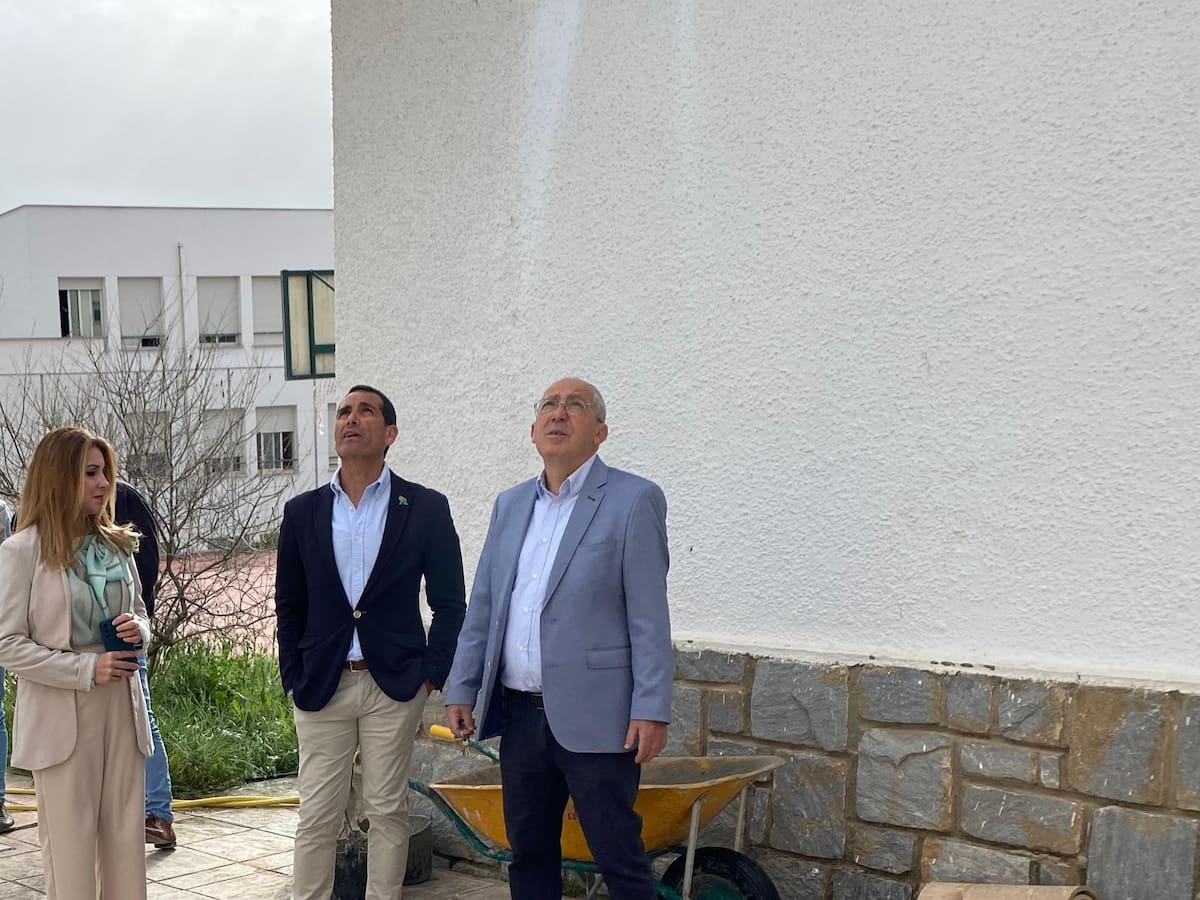 Iniciada la reparación de cubiertas del IES Juan López Morillas de Jódar, a cargo de la empresa Construcciones Gallardo Barrera de Marmolejo