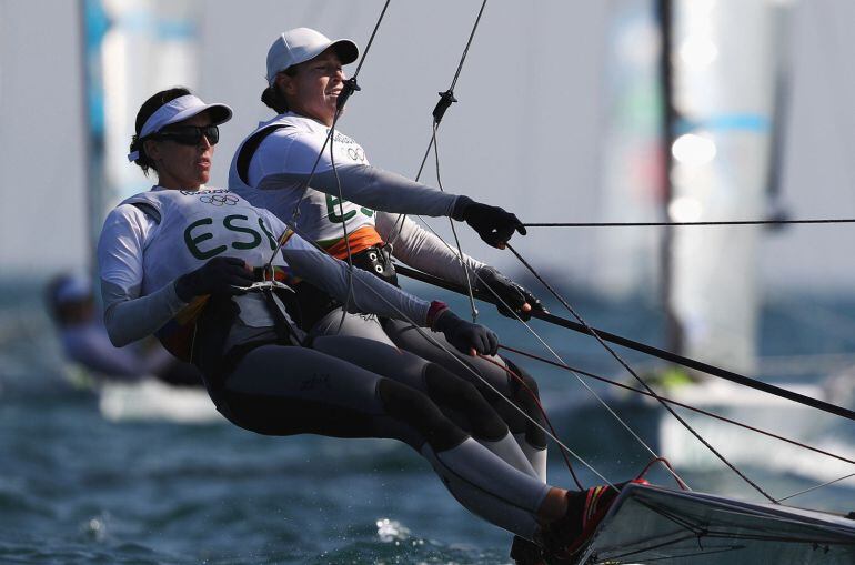 Berta Betanzos y Tamara Echegoyen compiten en la Medal Race.