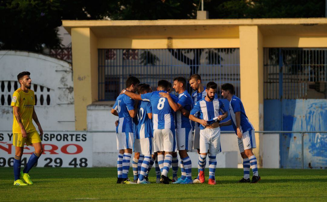 El Jerez Industrial se estrena con triunfo ante el Balón