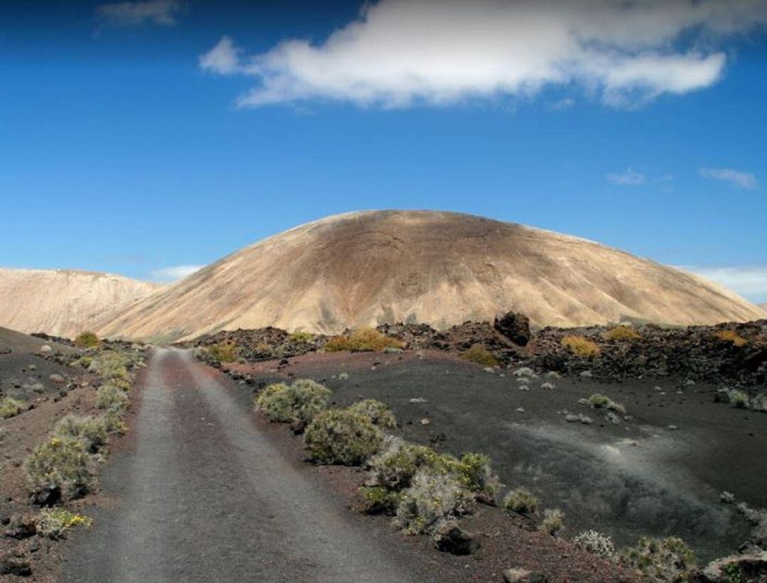 Acceso a Caldera Blanca.