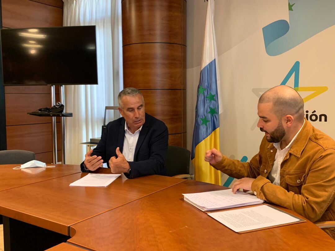 Mario Cabrera y Jesús Machín Tavío, parlamentarios de CC-PNC por Fuerteventura y Lanzarote respectivamente.