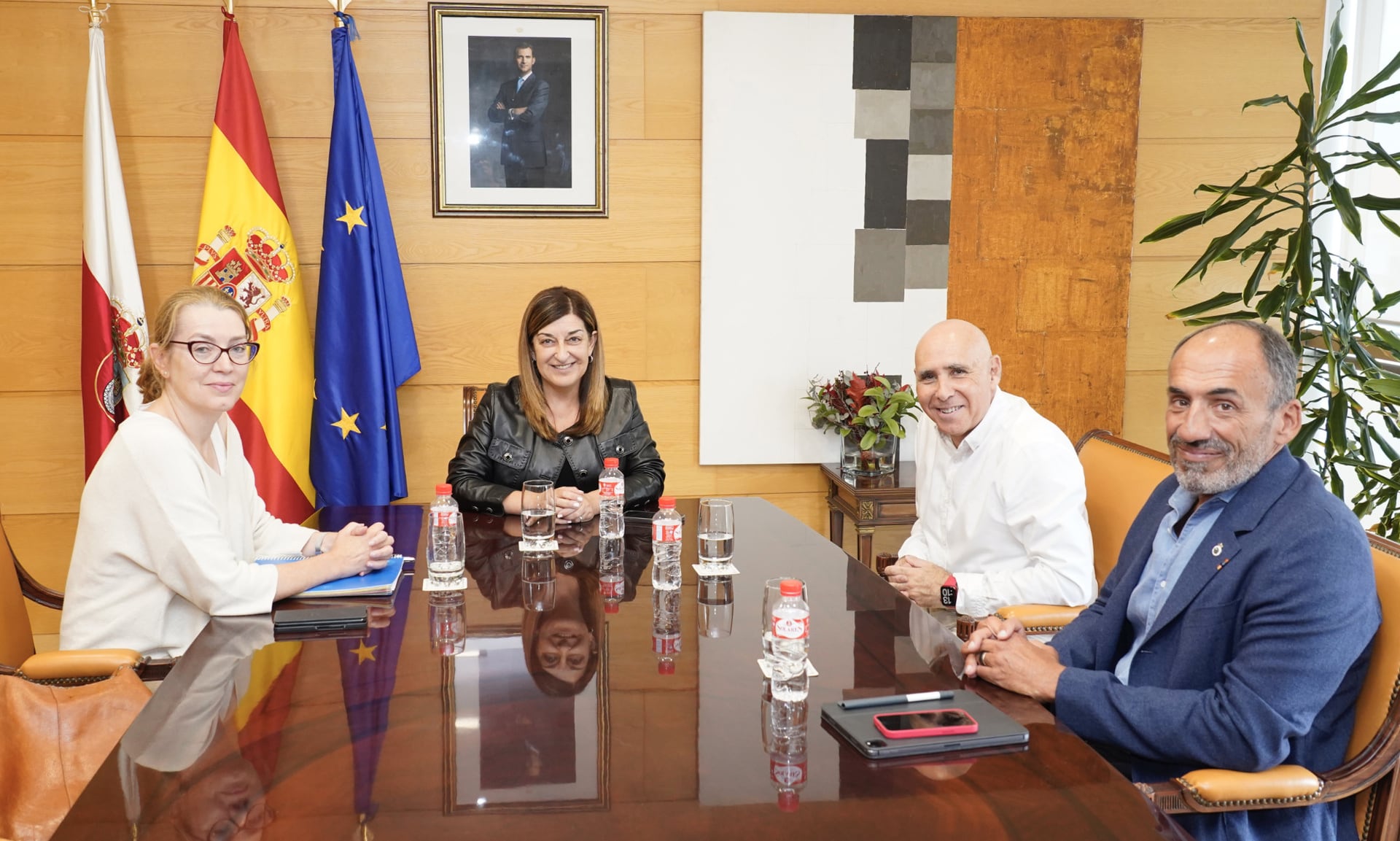 Reunión del Gobierno de Cantabria con los máximos accionistas del Racing.