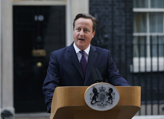 David Cameron habla frente al 10 de Downing Street de London tras conocerse que el &#039;no&#039; a la independencia de Escocia ha ganado en el referéndum