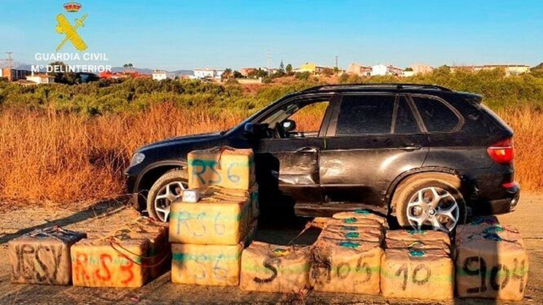 El todoterreno tras ser interceptado.