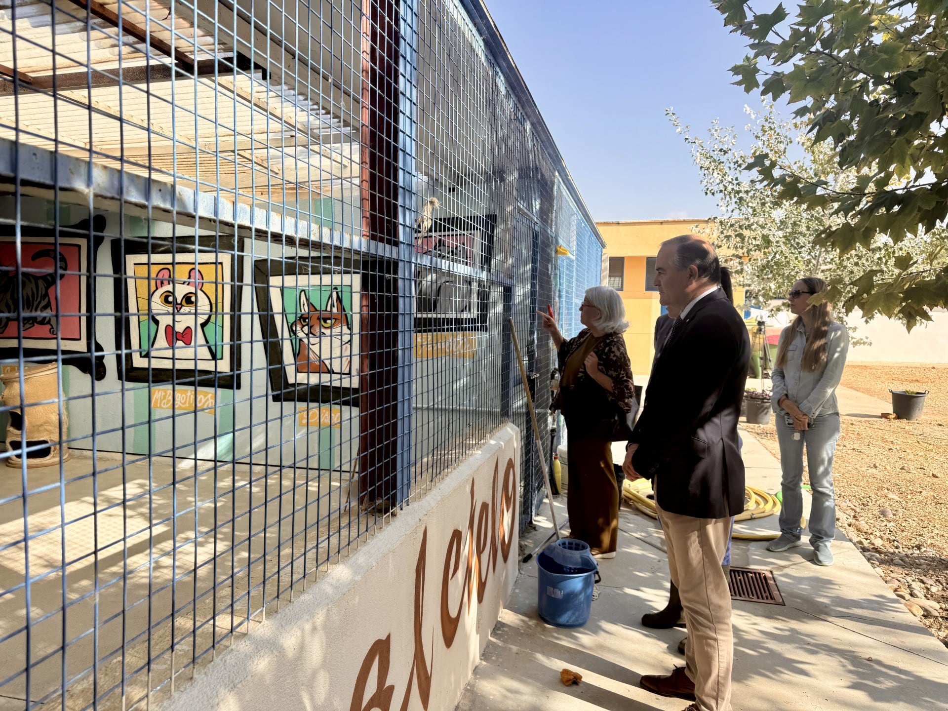 El alcalde, José Julián Gregorio, en la visita que ha realizado al Centro de Acogida de Animales Domésticos Abandonados