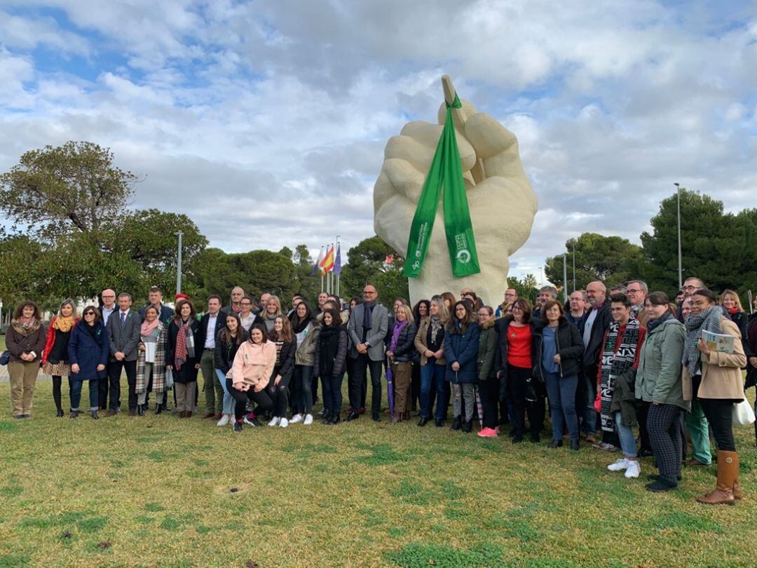 La comunidad universitaria se ha concentrado esta mañana contra el cambio climático.