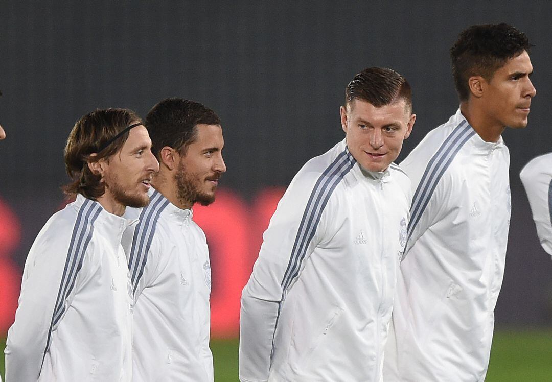 Modric, Hazard, Kroos y Varane, antes de un partido. 