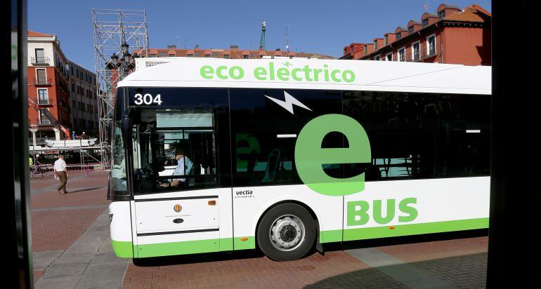 Auvasa cambia algunas de sus servicios en julio y agosto