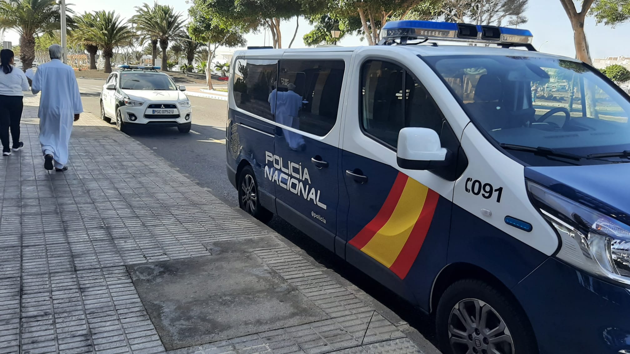 Furgón de la Policía Nacional en los juzgados de Arrecife, capital de Lanzarote.