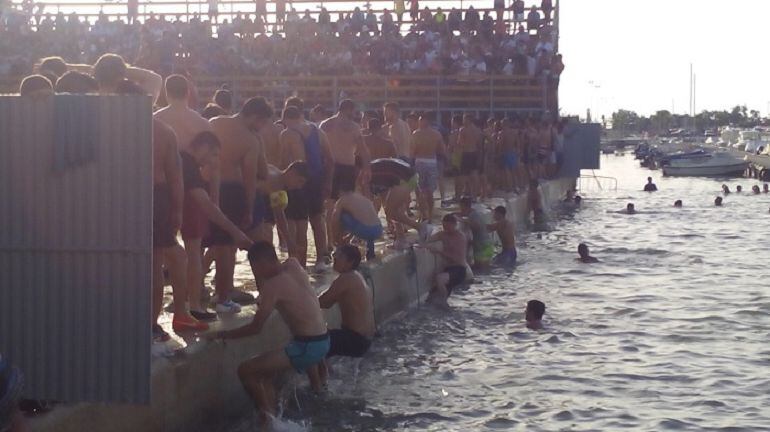 Imagen de archivo de actuación de bous a la mar.