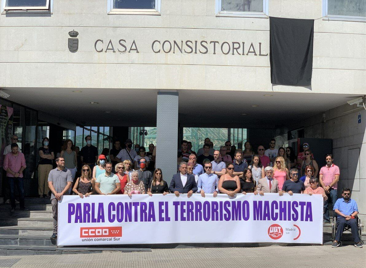 La concentración convocada por UGT y CCOO en Parla