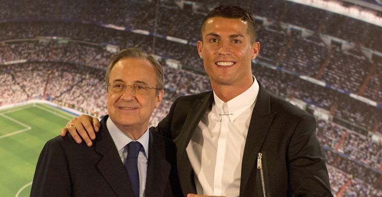 Cristiano Ronaldo, junto a Florentino Pérez