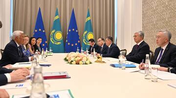 Dialogar, responder y diversificar: el guion de Bruselas ante la guerra comercial de Washington