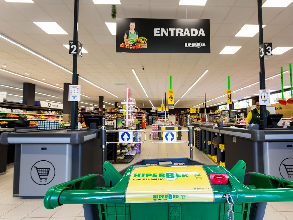 Hiperber invierte 700.000 euros en Ontinyent para abrir un nuevo supermercado y mantener 18 empleos