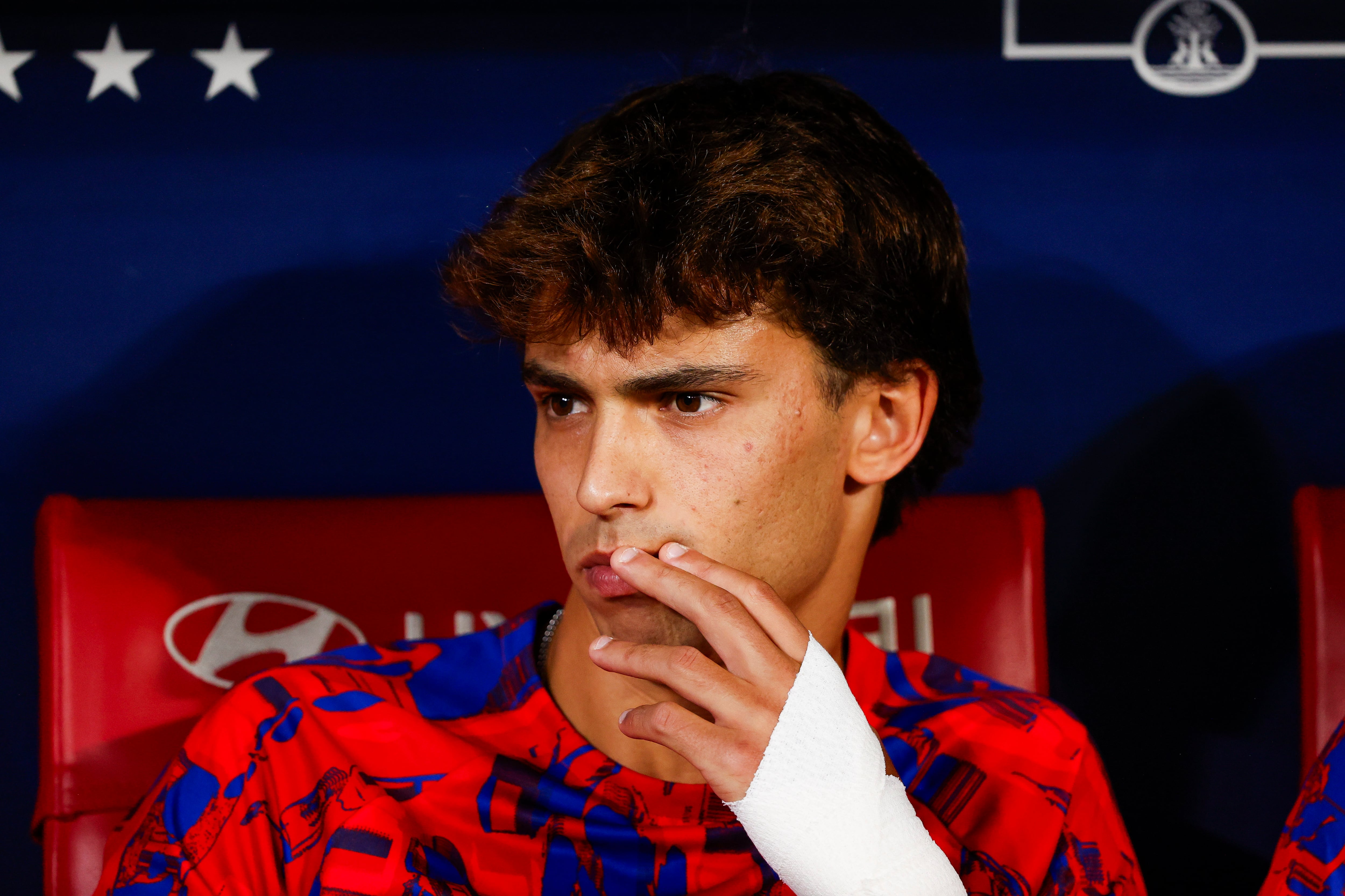 Joao Félix, en el banquillo durante el Atlético de Madrid - Granada (Photo by David S. Bustamante/Soccrates/Getty Images)