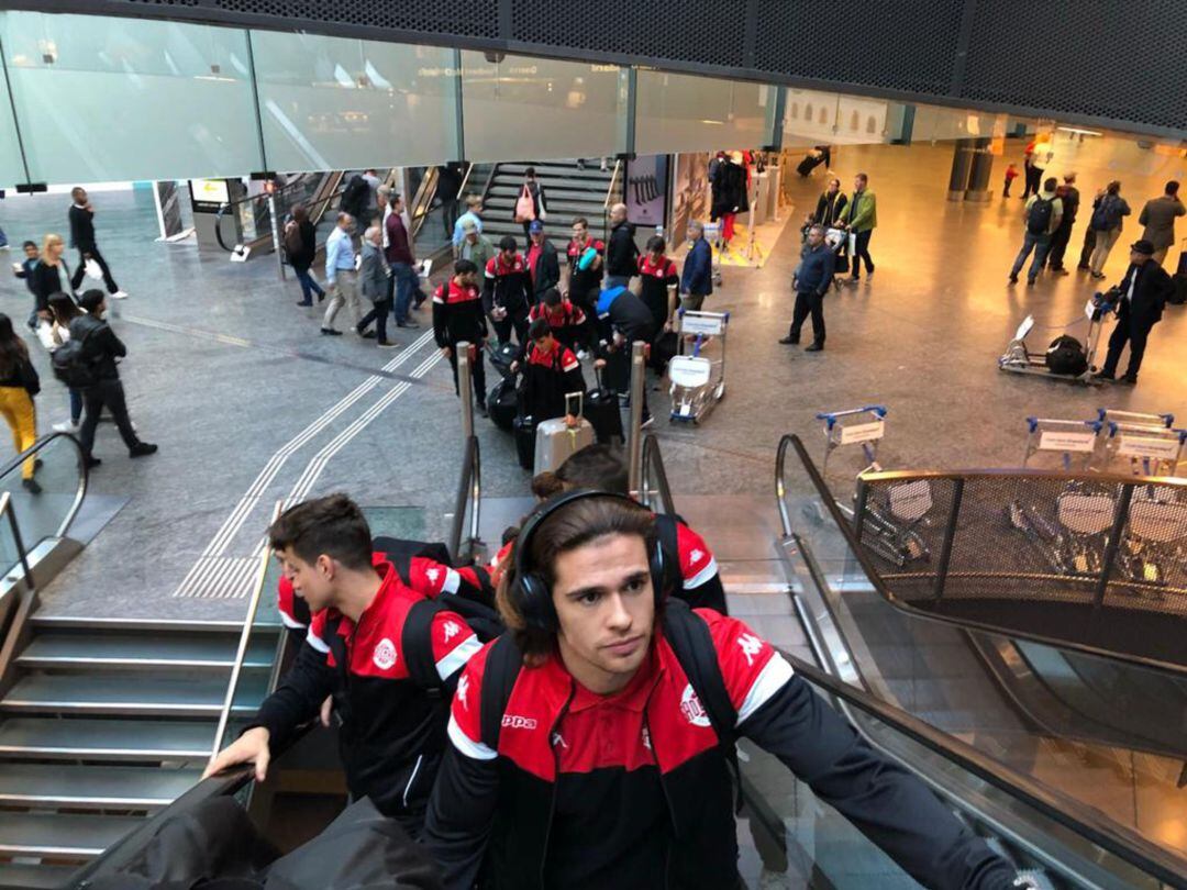 La expedición del ABANCA Ademar en el Aeropuerto de Zurich