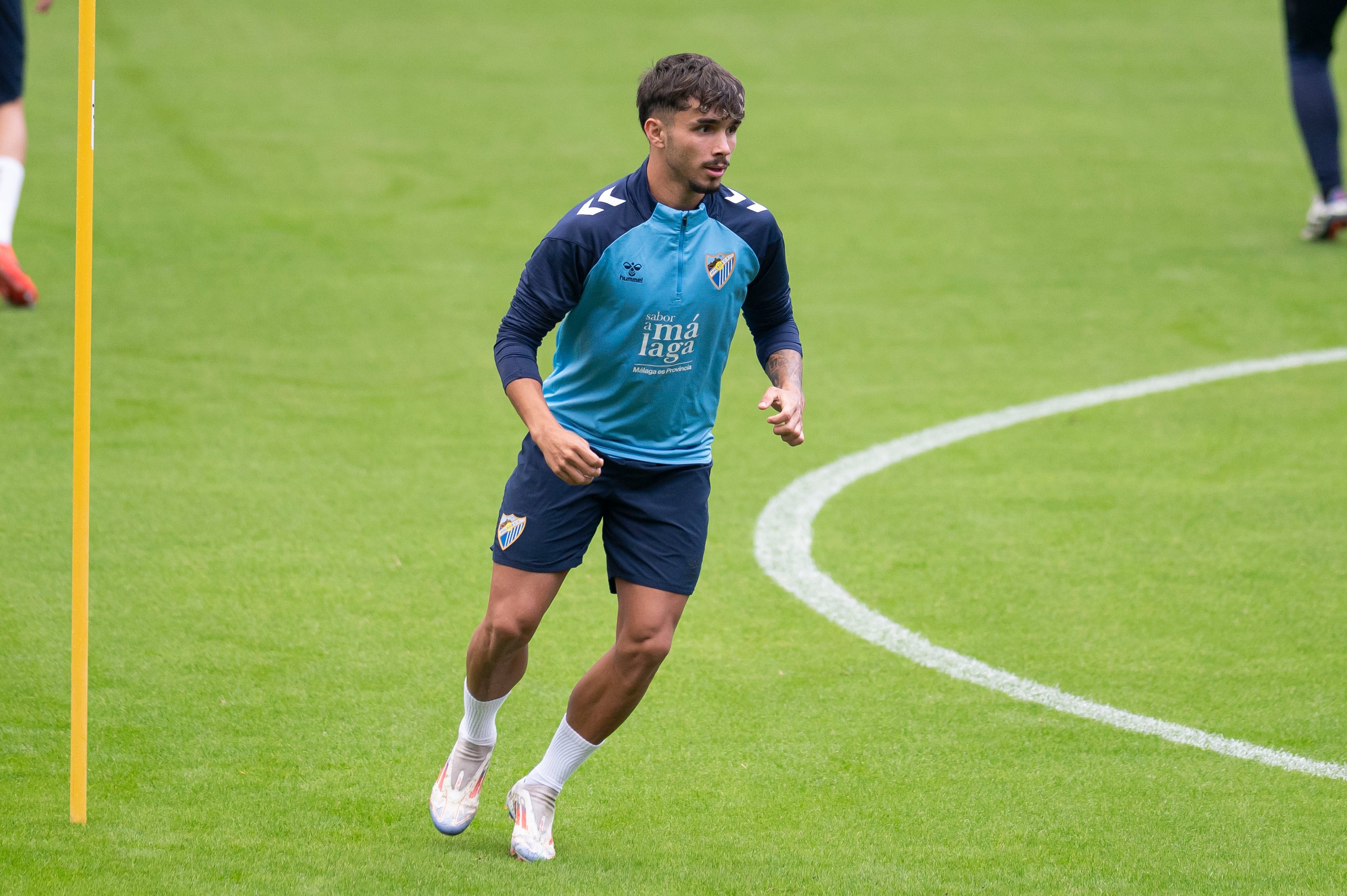 Kevin Medina, en un entrenamiento con el Málaga