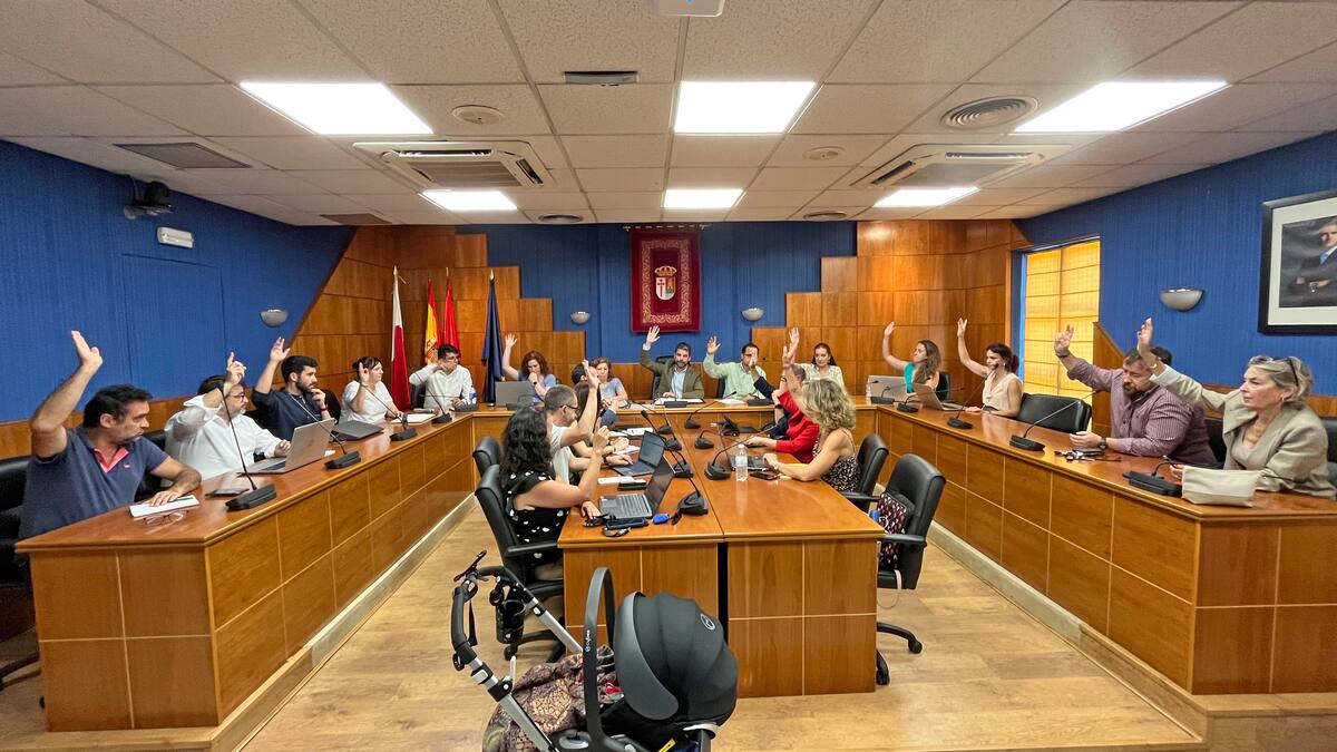 Entrevista a Jesús Muñoz, alcalde de Paracuellos de Jarama, sobre la constitución de los grupos políticos y portavoces