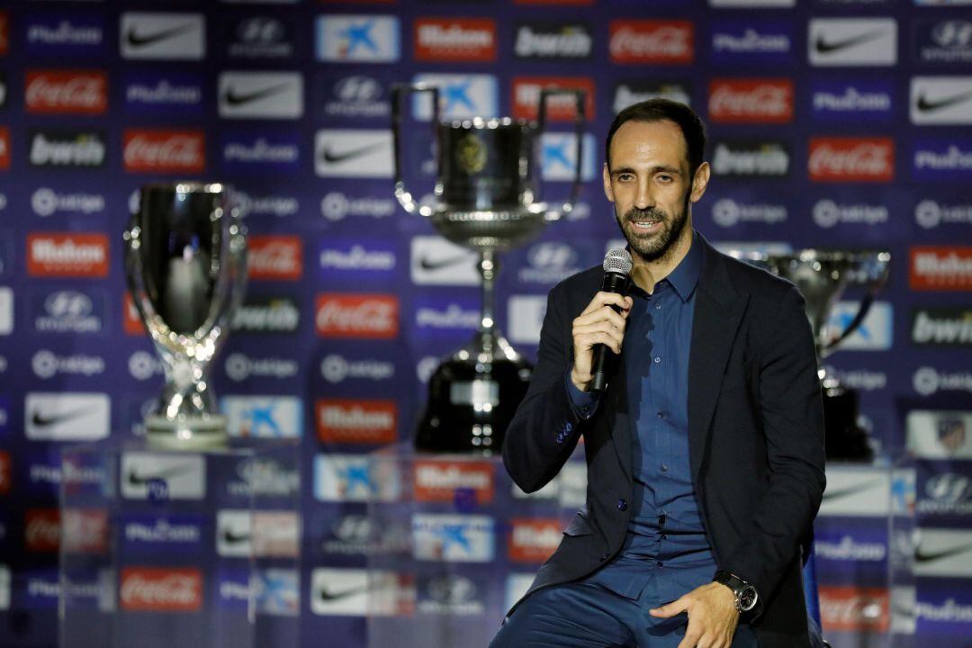 El jugador del Atlético de Madrid Juanfran Torres durante su discurso.