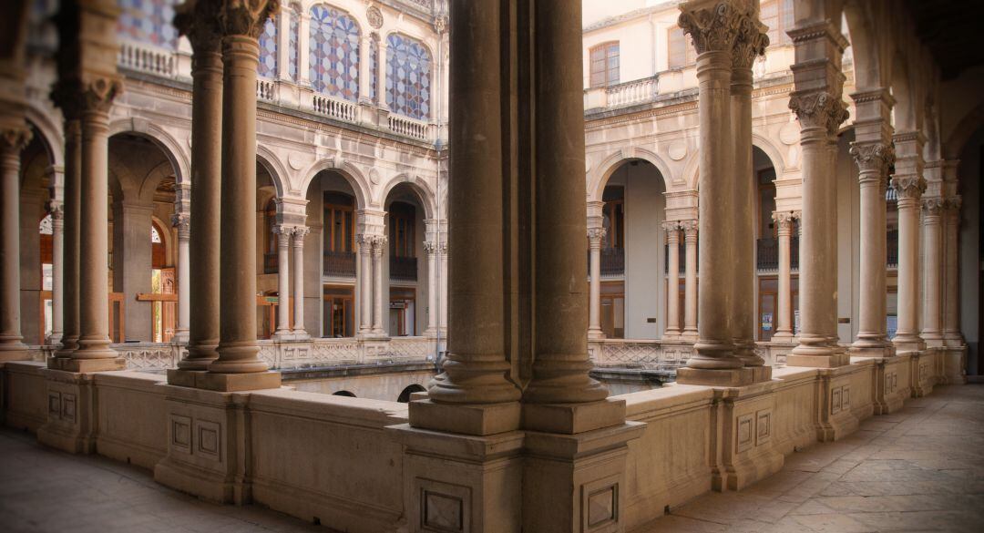 Claustro del palacio de la Diputación provincial de Jaén.