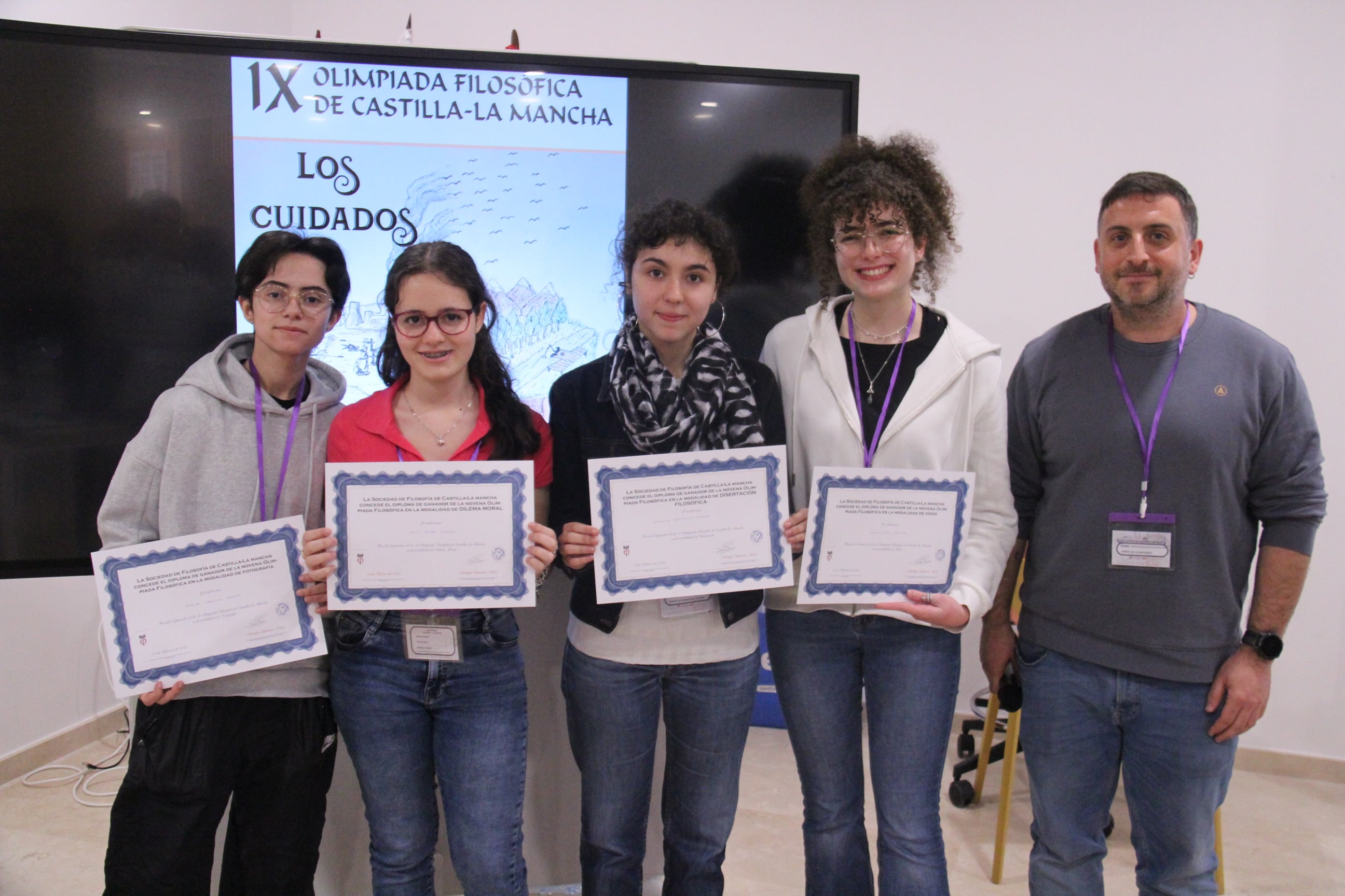 Estela,  Nahia, Violeta y Lucía son las ganadoras de la IX Olimpiada Filosófica de Castilla-La Mancha