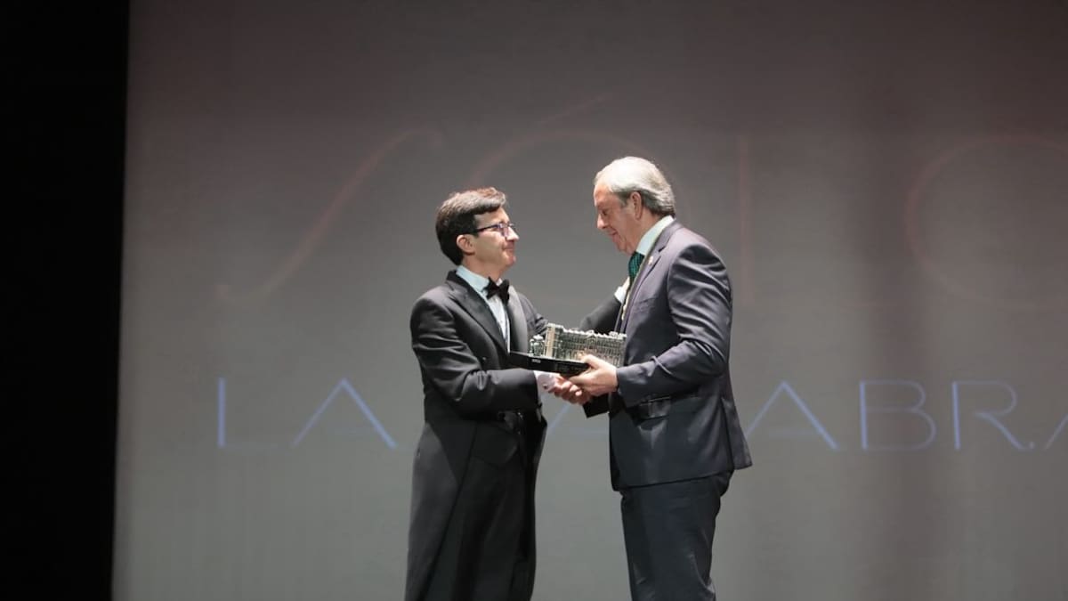 Carriscondo pregona a La Morenita con sus vivencias personales y guiños a su ciudad