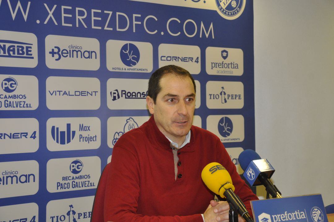 Diego Caro en la rueda de prensa de Chapín