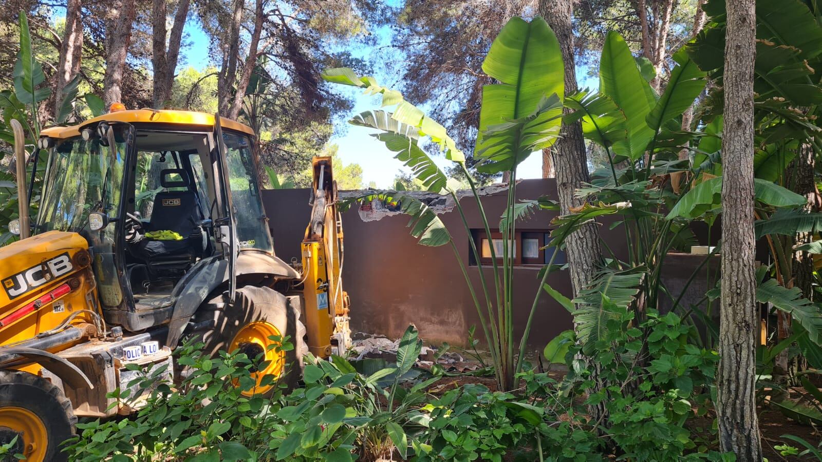 Imagen de las obras de demolición facilitada por el Ayuntamiento de Sant Josep