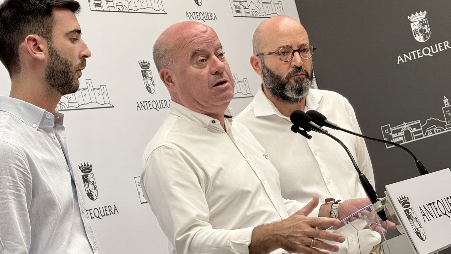 El alcalde de Antequera, Manuel Barón, en rueda de prensa