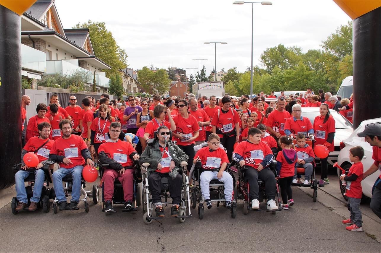 La I Marcha solidaria Jaca lucha contra Duchenne congregó a 1.300 participantes