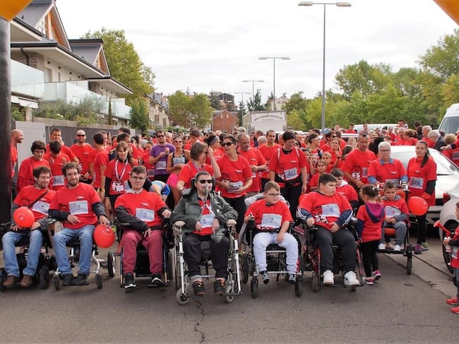 La I Marcha solidaria Jaca lucha contra Duchenne congregó a 1.300 participantes