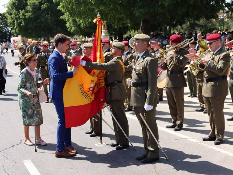 Jura de bandera de civiles en Valencia/Foto archivo Ministerio de Defensa