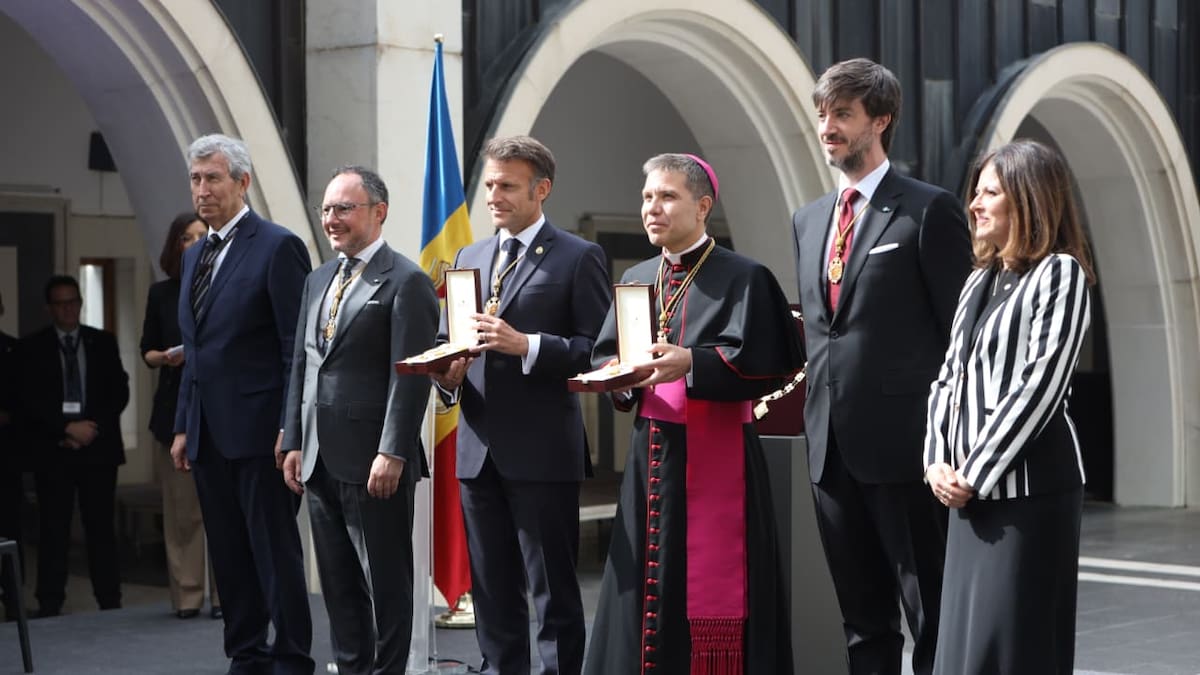 Els coprínceps destaquen la vocació que tenen de servir al poble després de rebre la Creu dels Set Braços