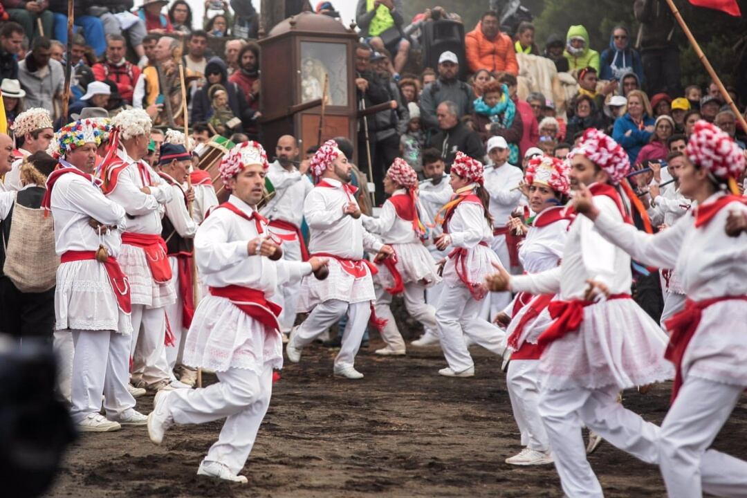 Un momento de la última Bajada de la Virgen de Los Reyes