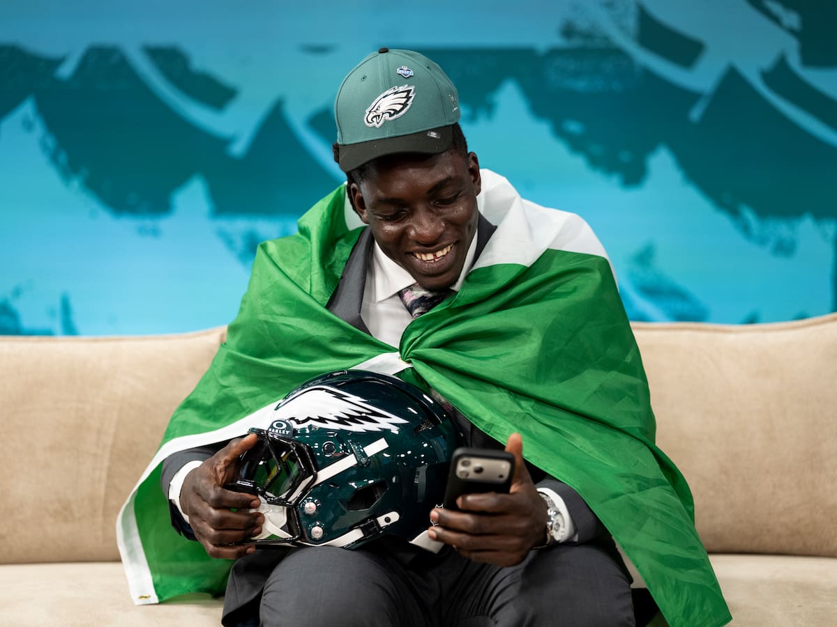 ¿Genialidad o locura? Philadelphia Eagles elige a un 'fenómeno' que nunca ha jugado al fútbol americano
