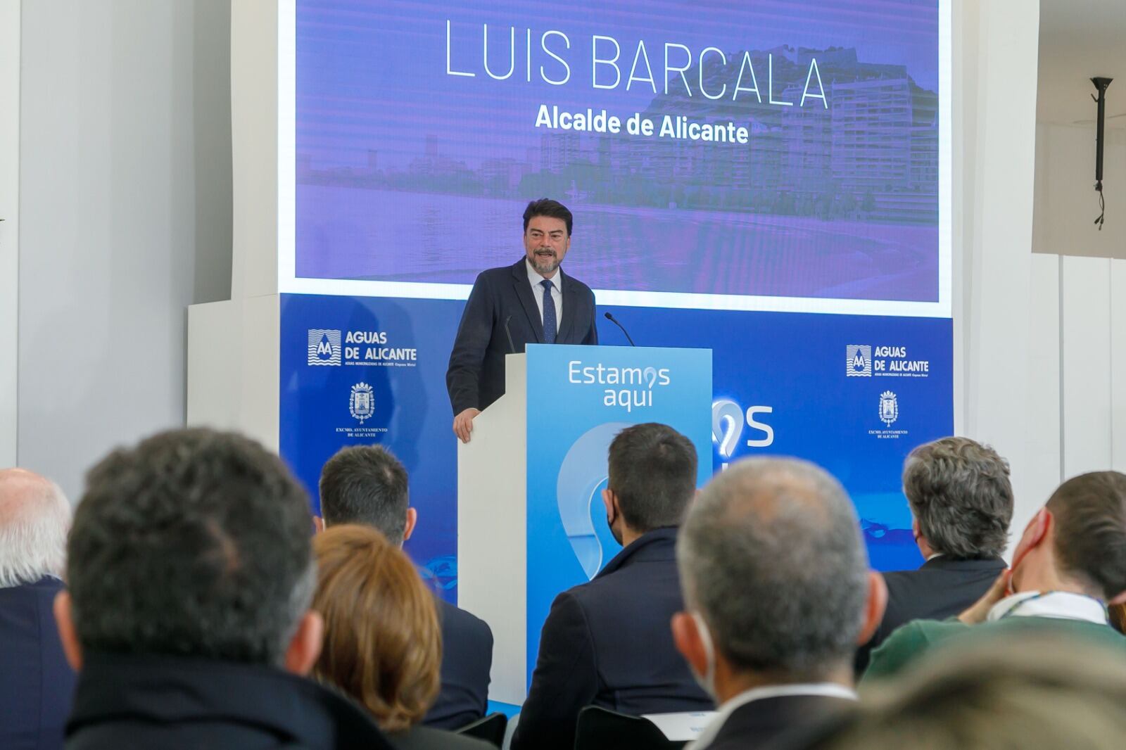 Luis Barcala, alcalde de Alicante, durante su participación en el acto de Aguas de Alicante