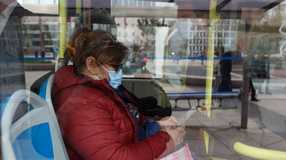 Fernando Simón, "entiendo que un plazo muy corto se retirará el uso de la mascarilla en los medios de transporte"
