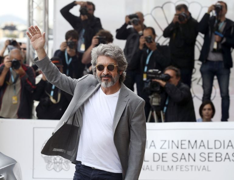 El actor argentino Ricardo Darín, a su llegada hoy al hotel que aloja a los invitados de la 65 edición del Festival Internacional de Cine de San Sebastián