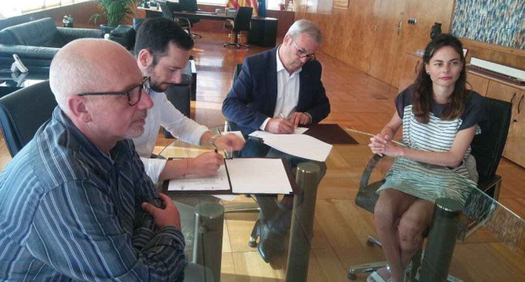 Imagen de archivo de la firma del convenio des Gorg en la pasada legislatura