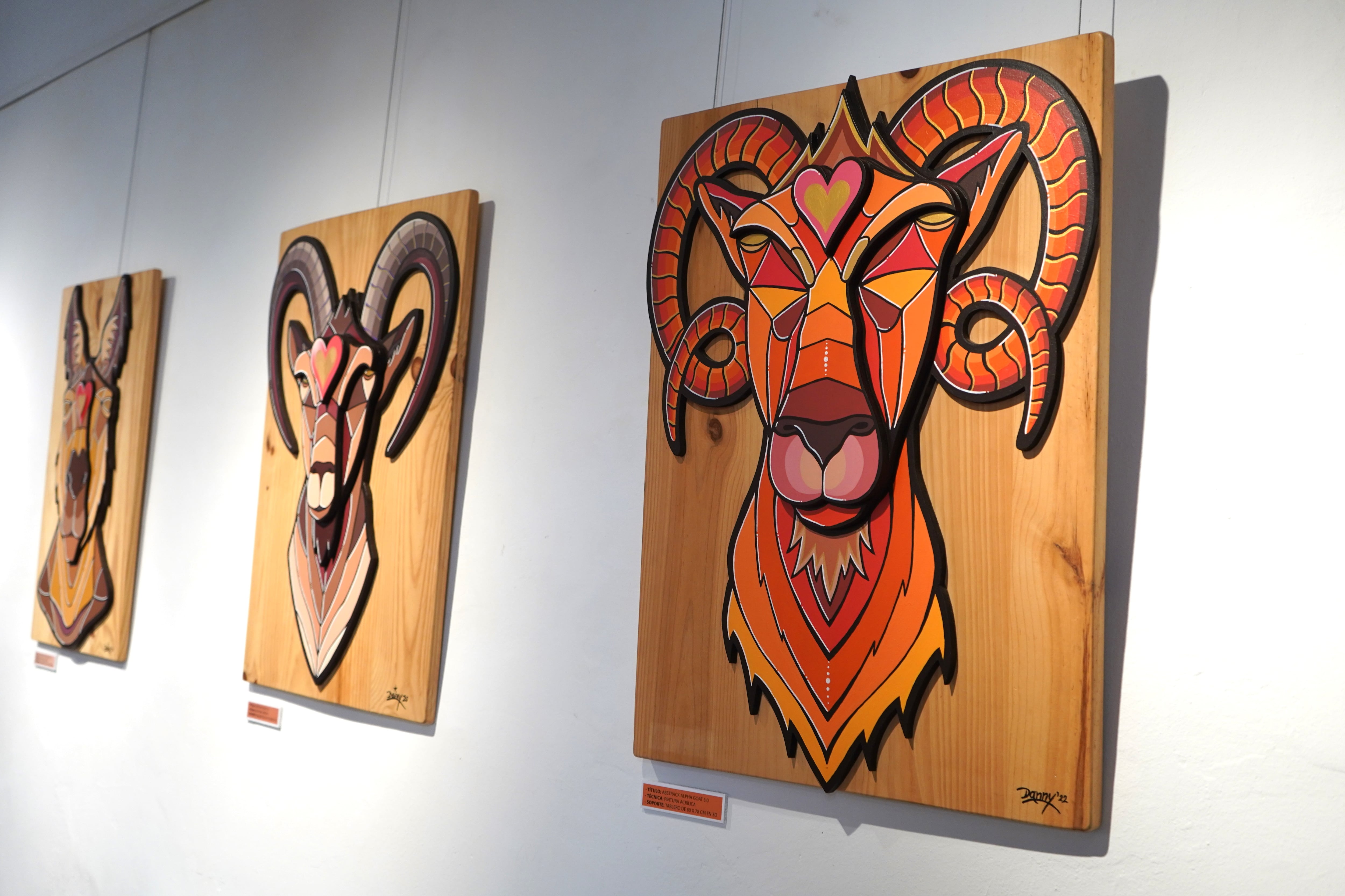 Obras expuestas en la Casa de la Joventut de Xàtiva (Imagen: Ajuntament de Xàtiva)