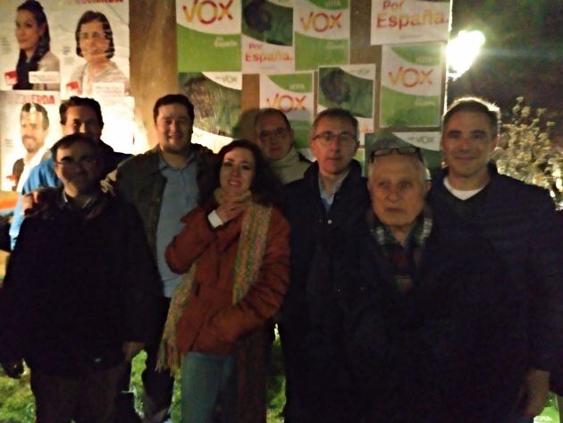 Germán Sánchez y militantes de Vox Ávila