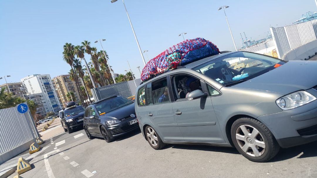 Vehículos entrando este fin de semana en el Puerto de Algeciras.