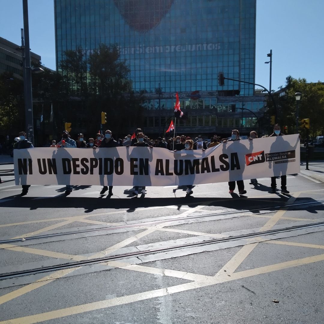 Movilización trabajadores Alumalsa por las calles de Zaragoza