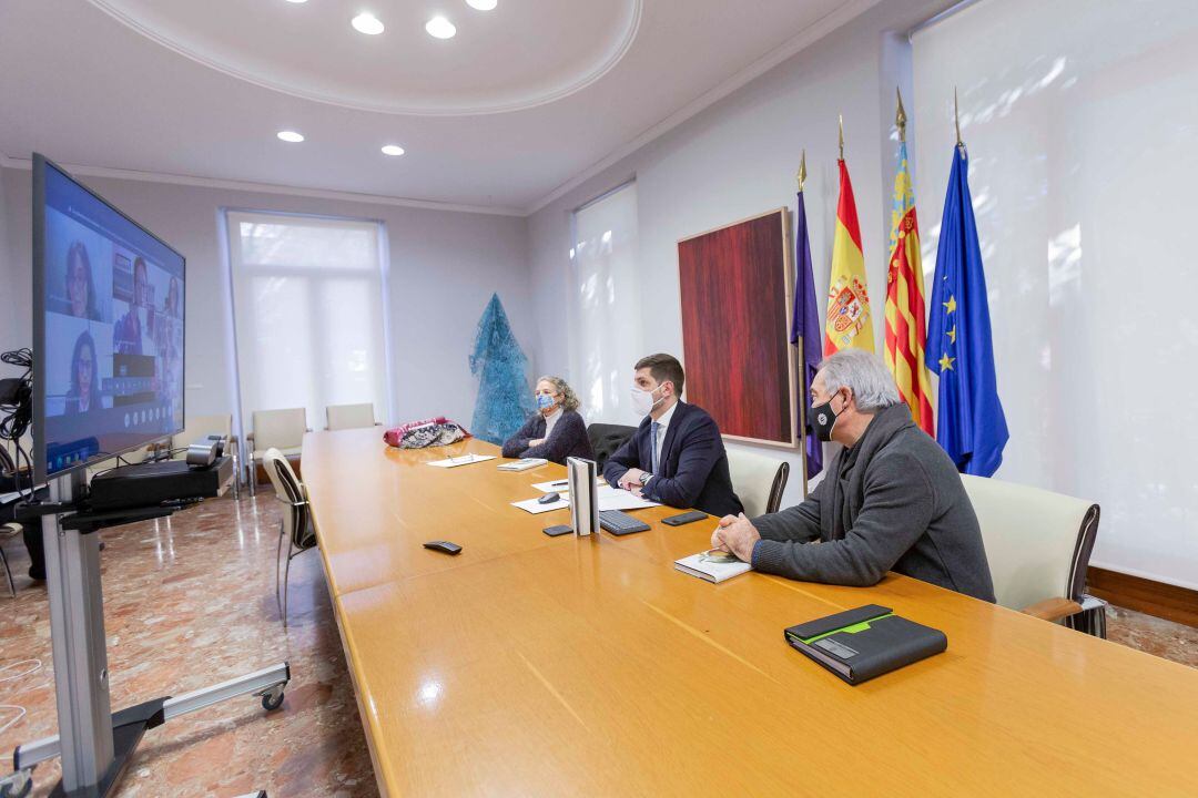 Reunión premios literarios de Gandia 
